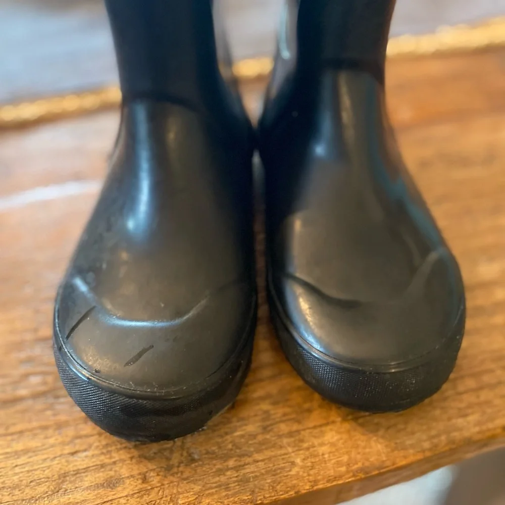 BOGS Youth Black Rubber all‎ Weather Boots. size 2
